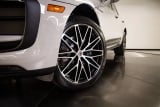 2026 Porsche Macan - Preview 12