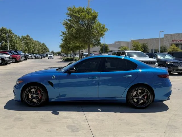 2022 Alfa Romeo Giulia - Image 3