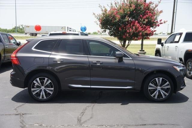 2022 Volvo XC60 - Image 2