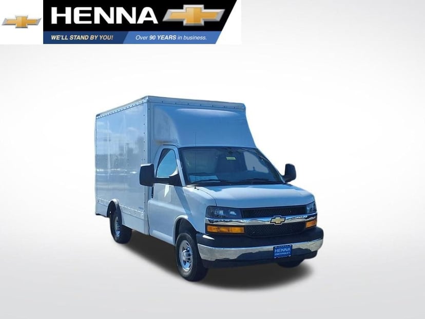 2025 Chevrolet Express Cutaway - Image 1