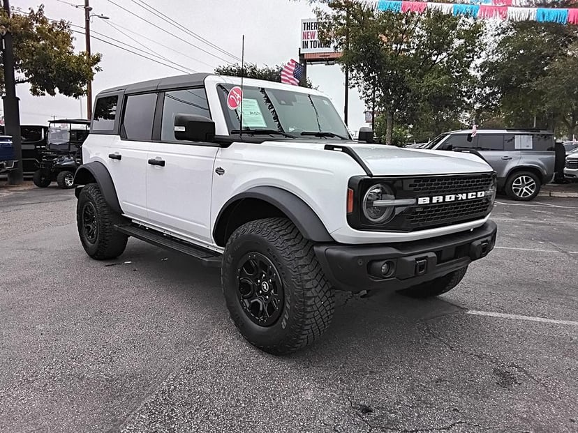 2023 Ford Bronco - Image 1