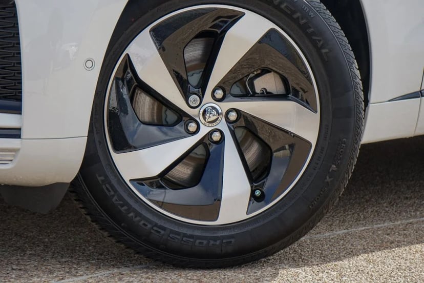 2026 Jaguar F-PACE - Image 3