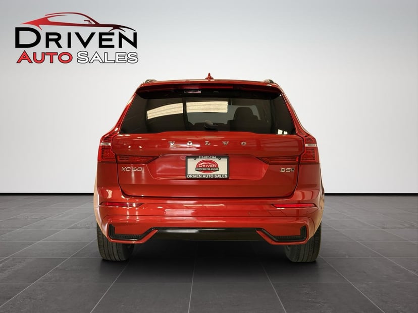 2024 Volvo XC60 - Image 2