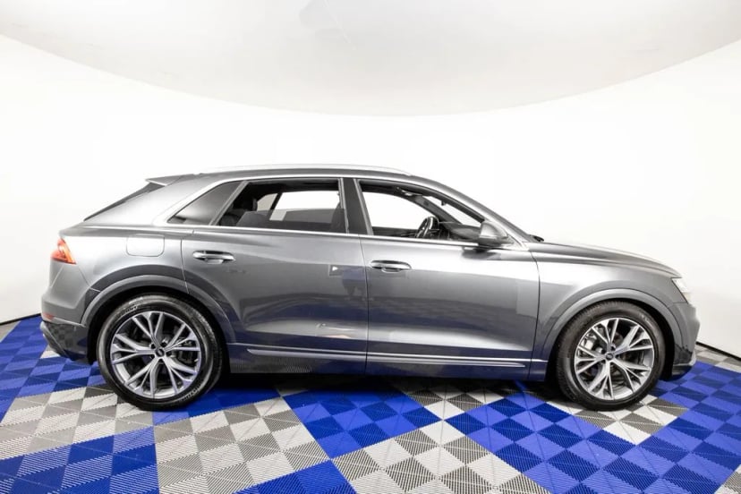 2023 Audi Q8 - Image 2