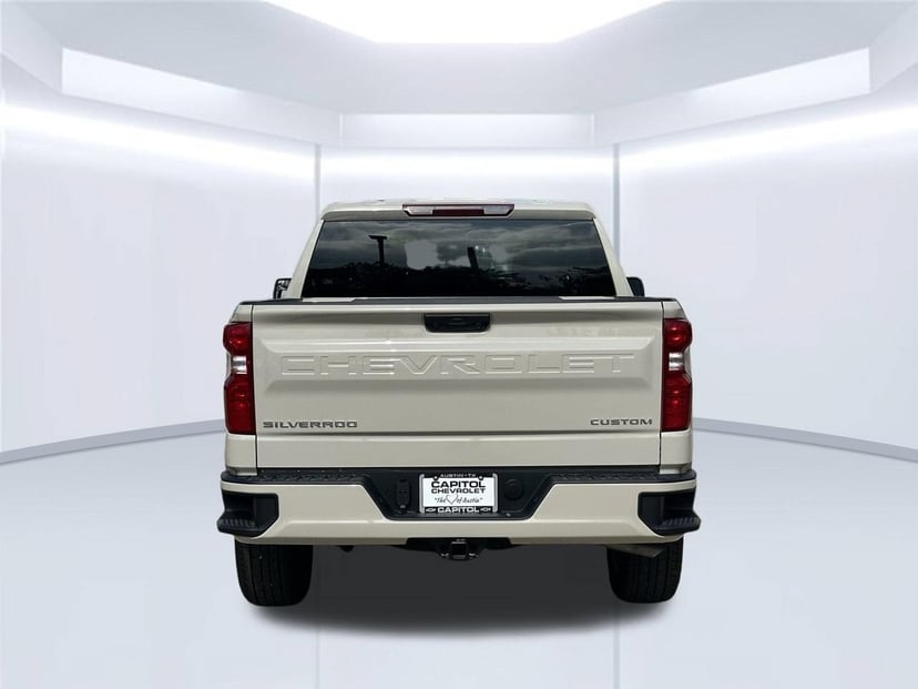 2026 Chevrolet Silverado 1500 - Image 3