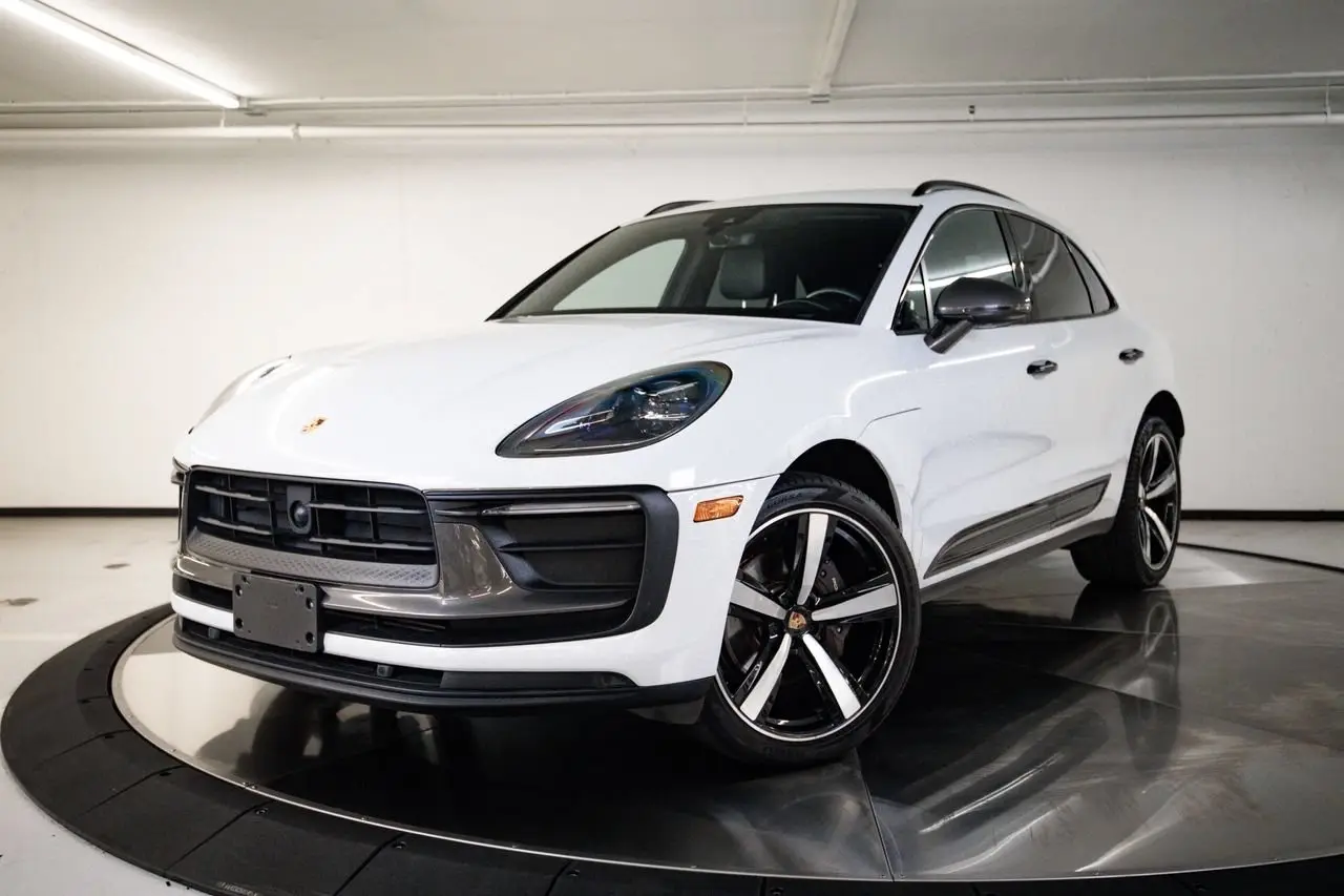 2023 Porsche Macan - Image 1