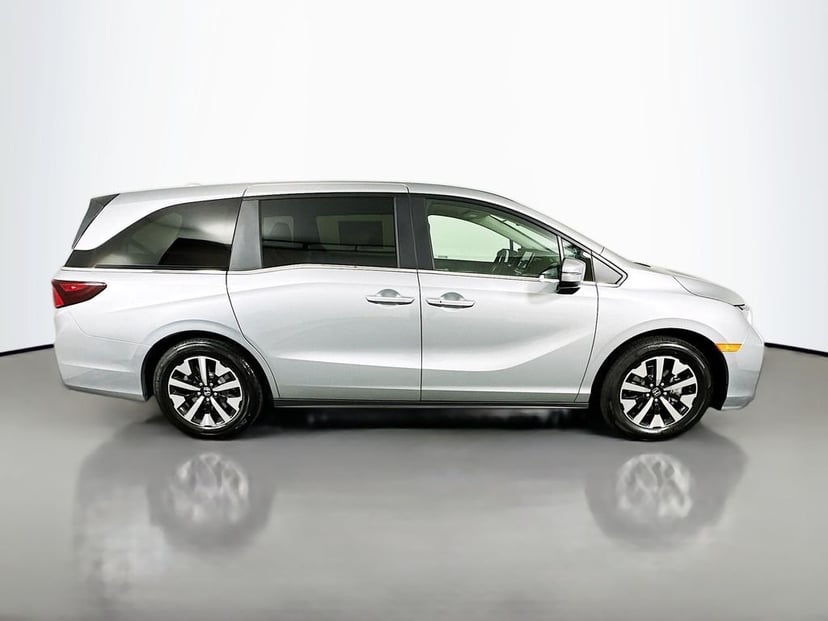 2026 Honda Odyssey - Image 2