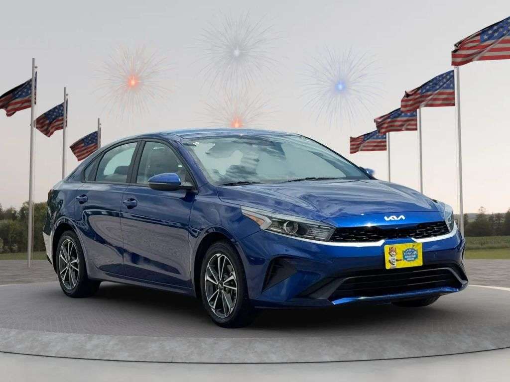 2022 Kia Forte - Image 2