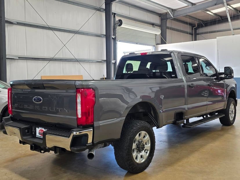 2024 Ford F-350 - Image 3