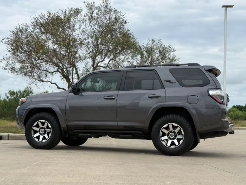 2021 Toyota 4-Runner - Image 3