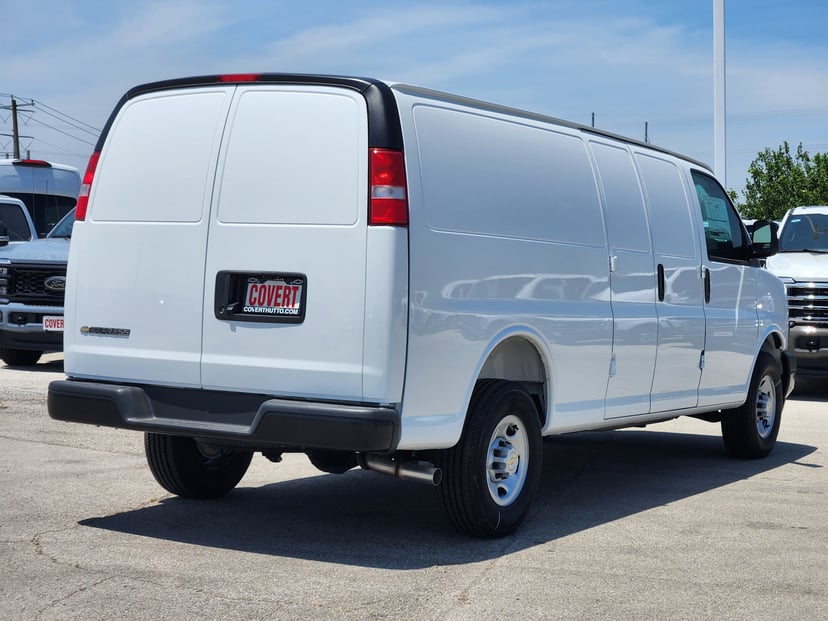 2026 Chevrolet Express Cargo - Image 3