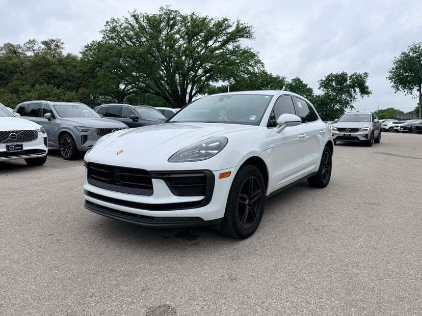 2023 Porsche Macan - Image 1