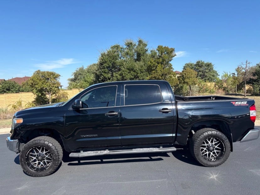 2018 Toyota Tundra - Image 1