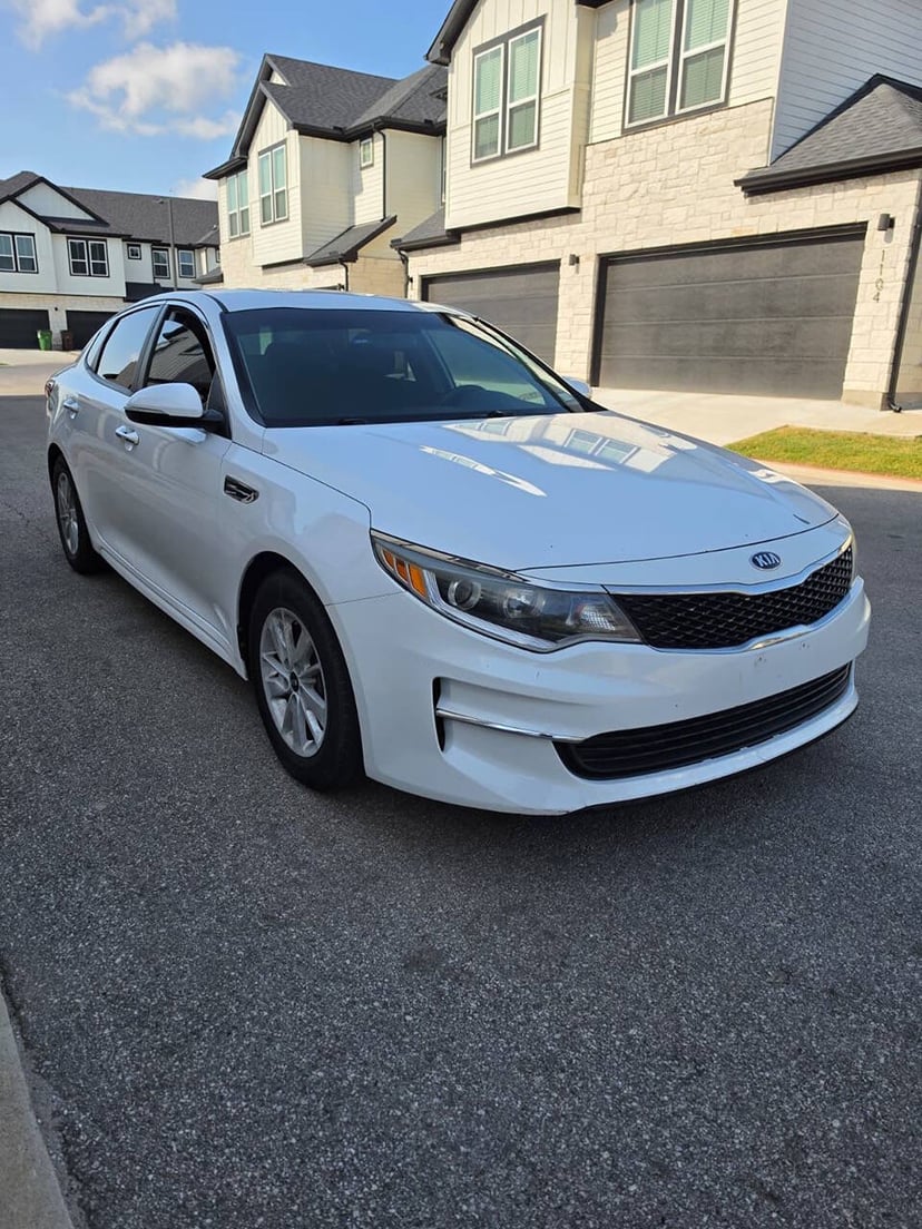 2018 Kia Optima - Image 1