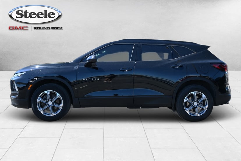 2023 Chevrolet Blazer - Image 3