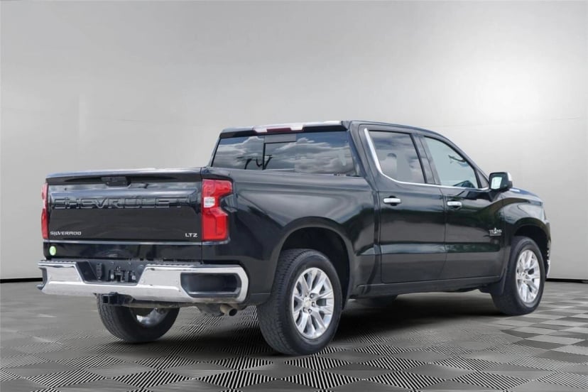 2021 Chevrolet Silverado - Image 3