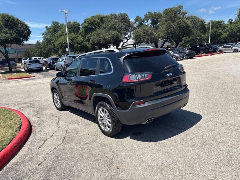 2019 Jeep Cherokee - Image 3