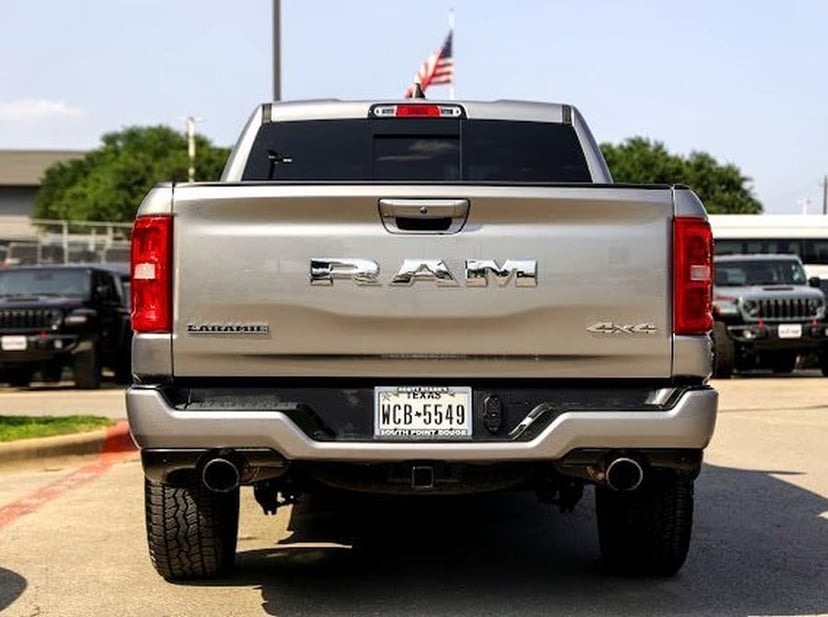 2025 Ram 1500 - Image 3