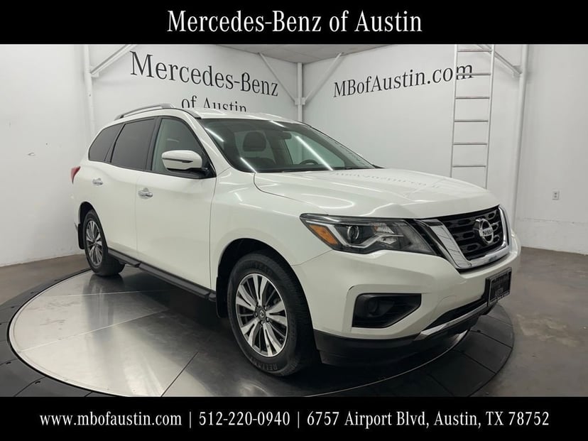 2017 Nissan Pathfinder - Image 1