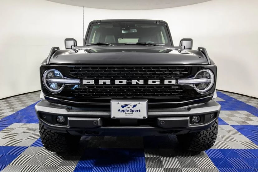 2026 Ford Bronco - Image 2