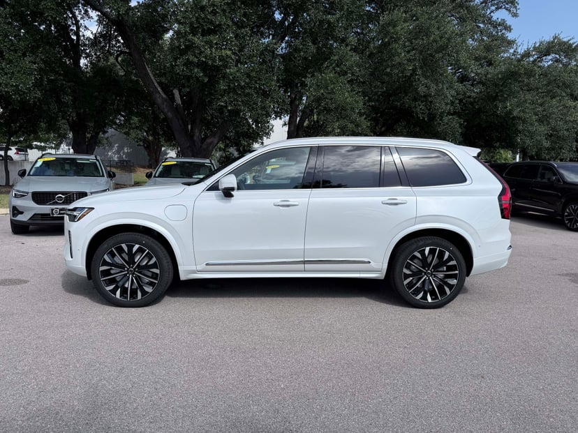 2026 Volvo XC90 - Image 3