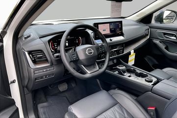 2026 Nissan Rogue - Image 3