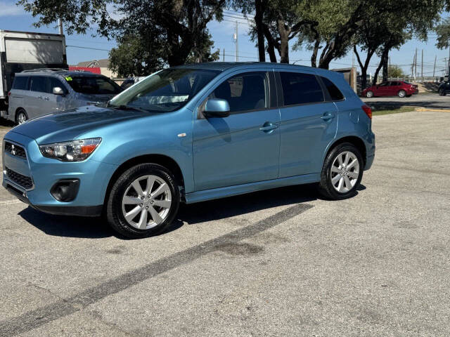 2012 Mitsubishi Outlander Sport - Image 1