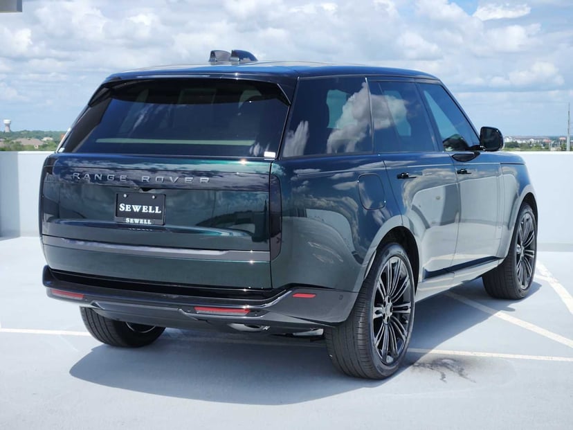 2026 Land Rover Range Rover - Image 2