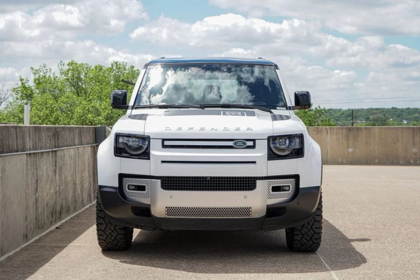 2023 Land Rover Defender - Image 3