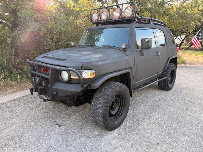 2010 Toyota FJ Cruiser - Image 1
