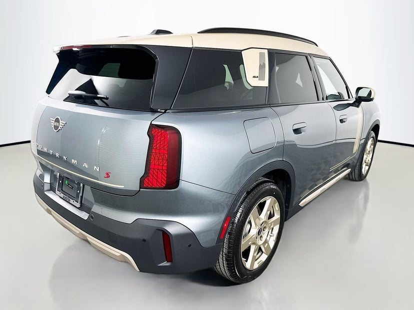 2027 MINI Countryman Iconic Sports Activity Vehicle Green - Image 3