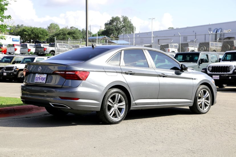 2020 Volkswagen Jetta - Image 2