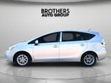 2013 Toyota prius-v - Preview 9