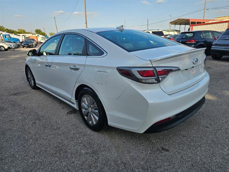 2017 Hyundai Sonata - Image 3