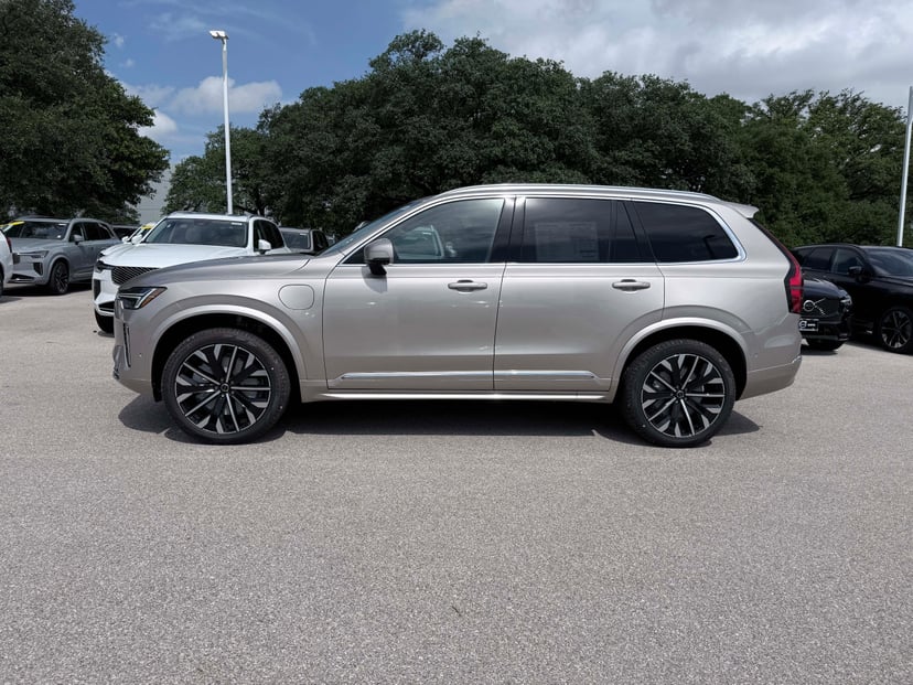 2026 Volvo XC90 - Image 1