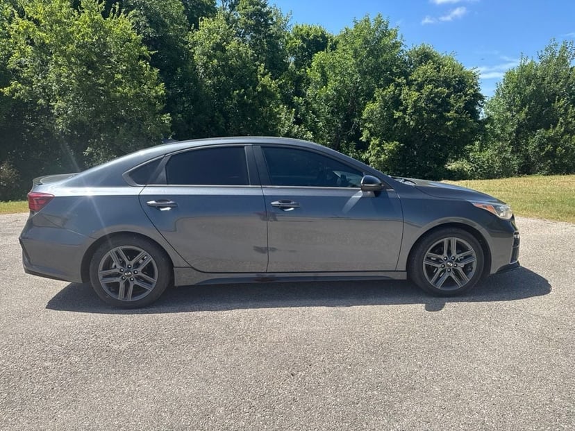2021 Kia Forte - Image 2