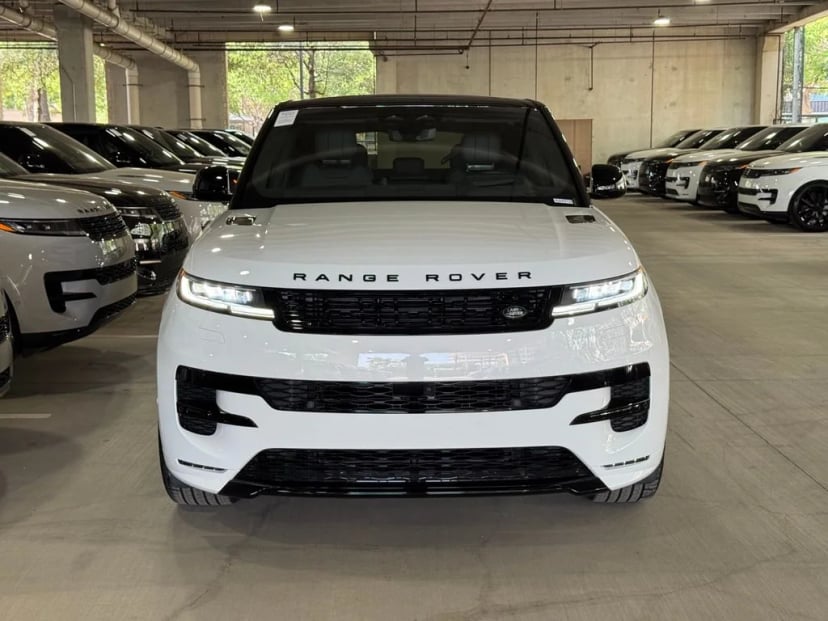 2026 Land Rover Range Rover Sport - Image 3