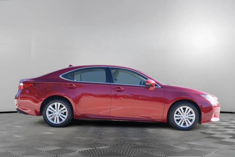 2013 Lexus ES - Image 1
