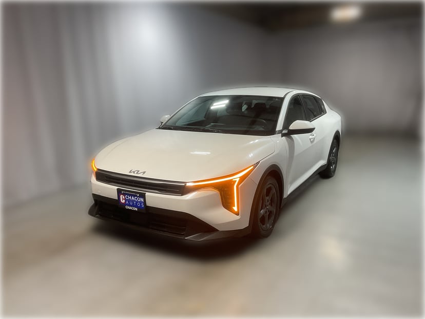 2025 Kia K4 - Image 2