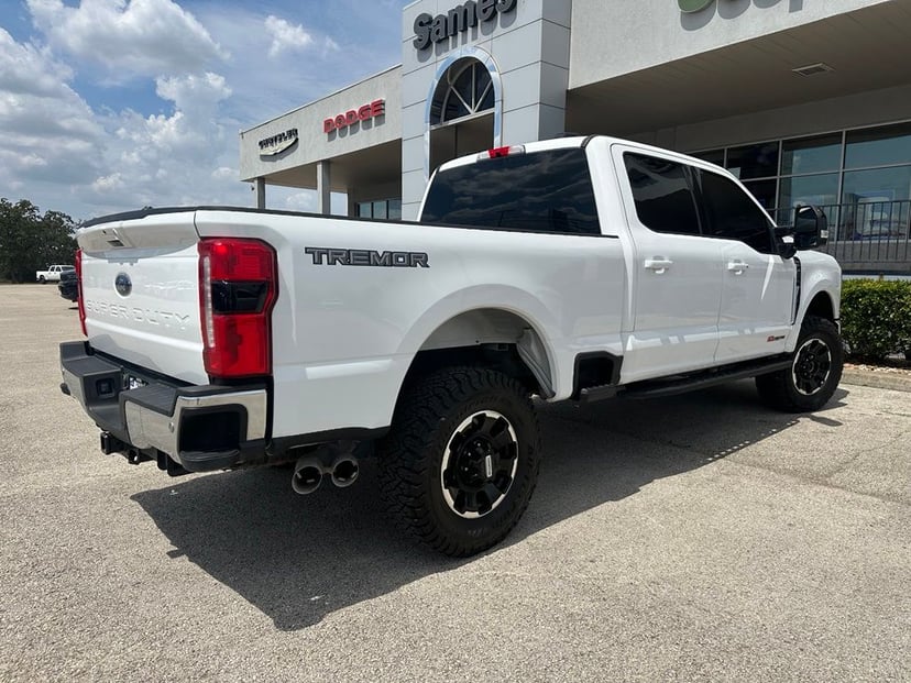 2025 Ford F-250 - Image 3
