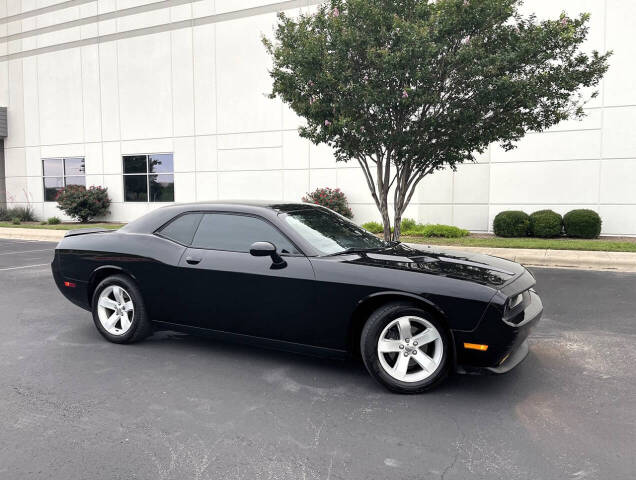 2014 Dodge Challenger - Image 1
