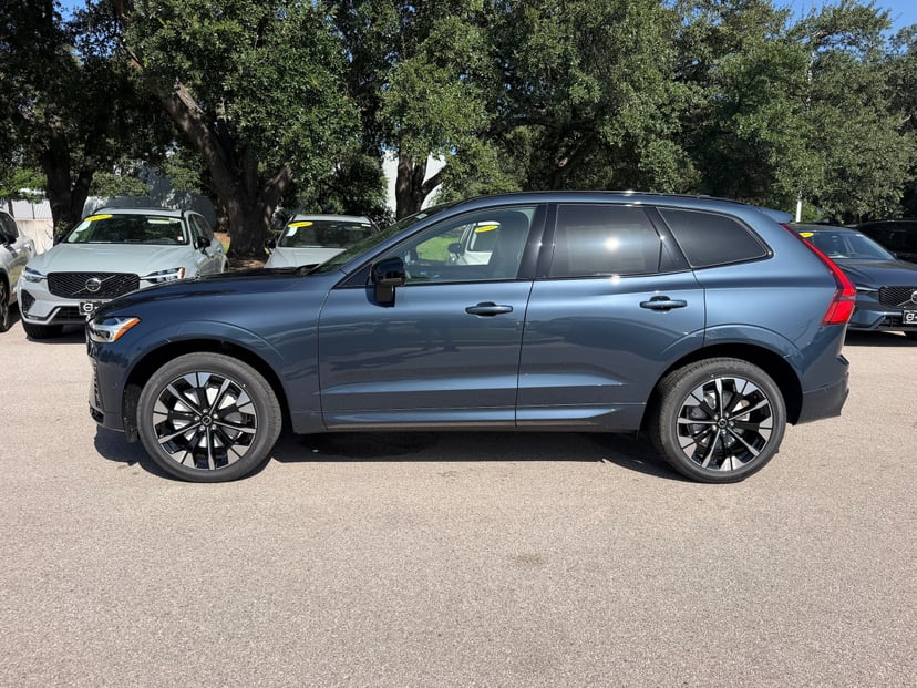 2026 Volvo XC60 - Image 2