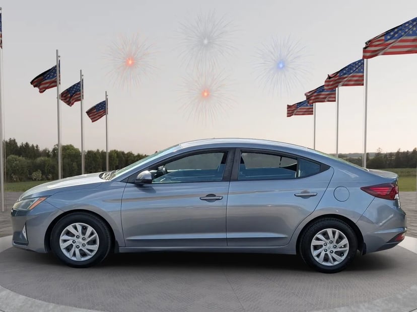 2019 Hyundai Elantra - Image 3