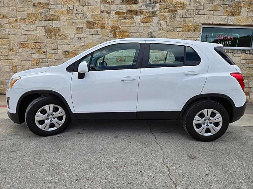 2016 Chevrolet Trax - Image 2