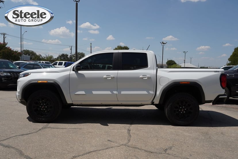 2026 GMC Canyon - Image 2