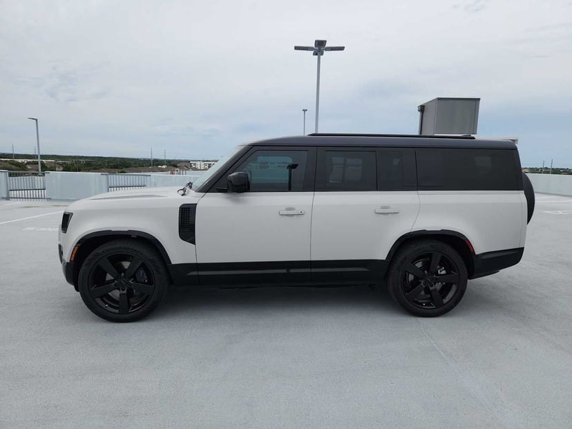 2026 Land Rover Defender - Image 2