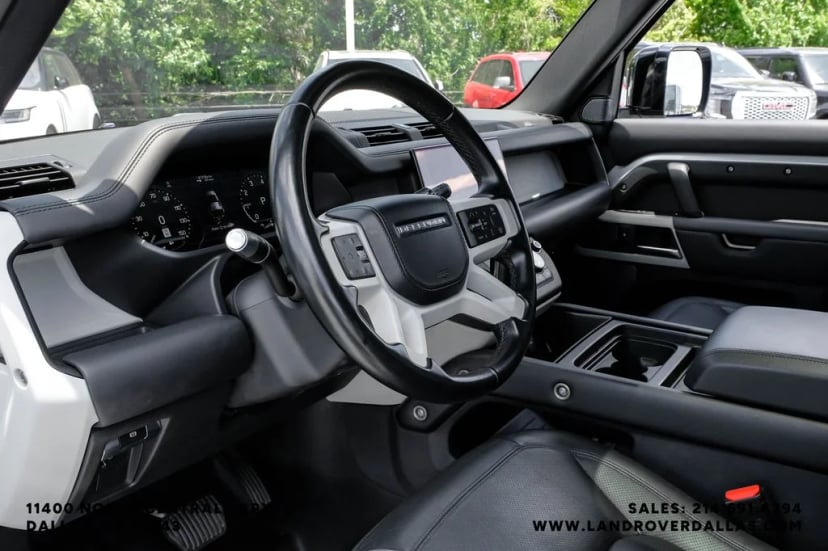 2022 Land Rover Defender - Image 3