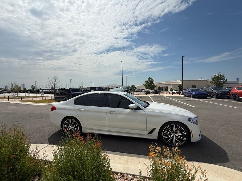 2018 BMW 540i - Image 2