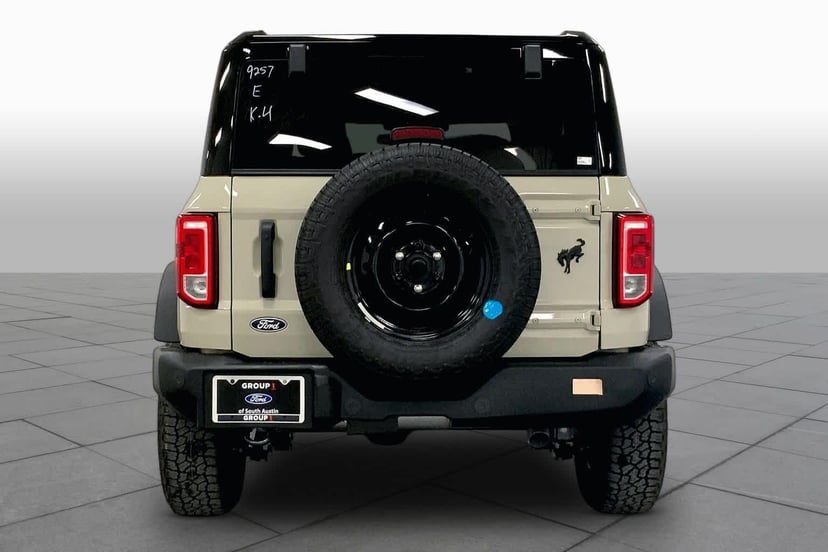 2026 Ford Bronco - Image 3