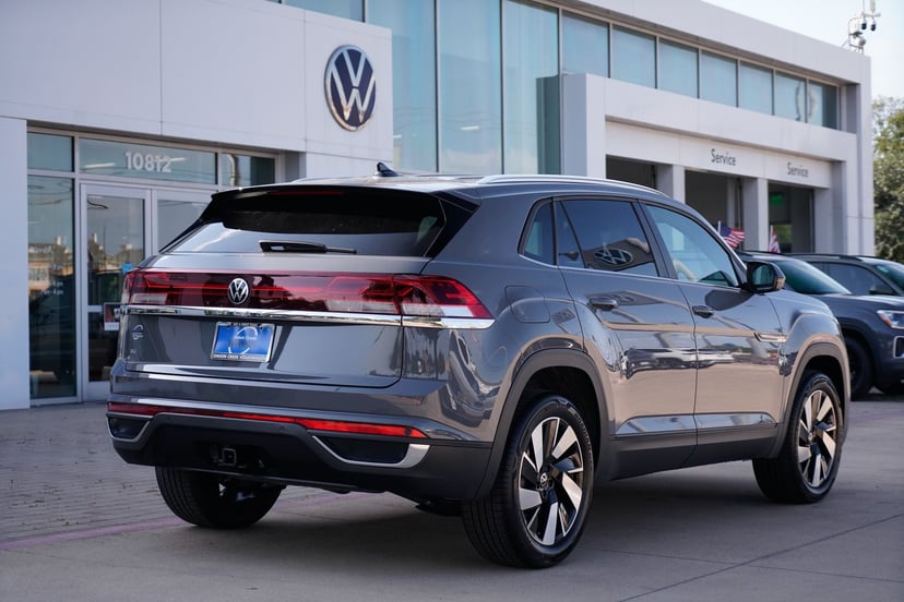 2026 Volkswagen Atlas Cross Sport - Image 3